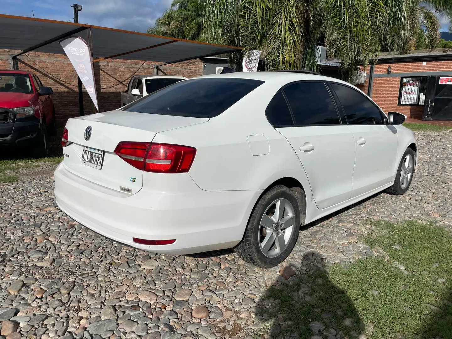 car-img-0