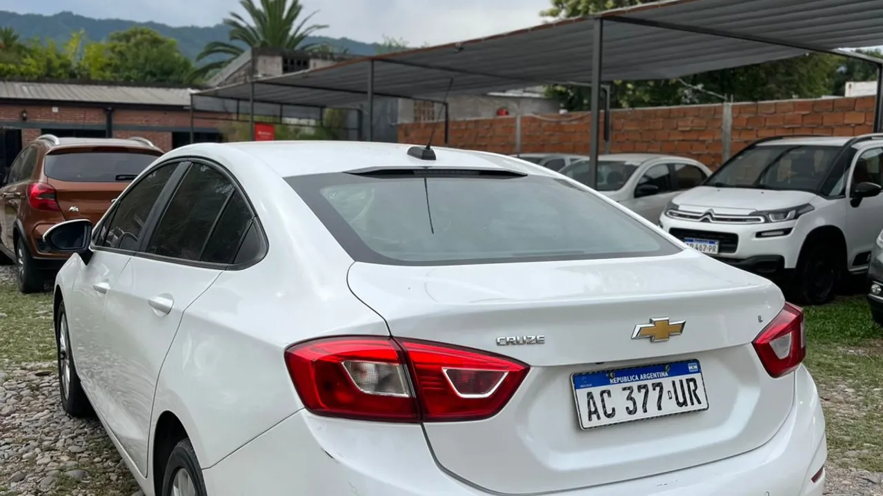 Imagen de vehículo 3