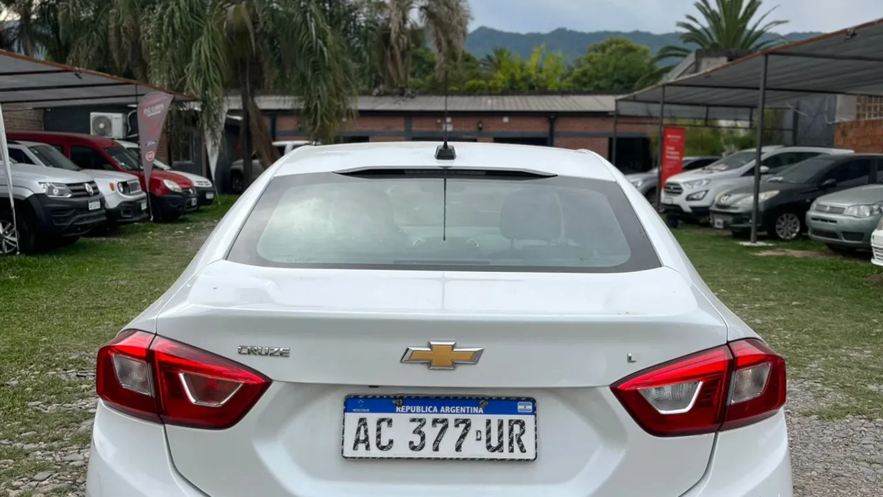 Imagen de vehículo 2